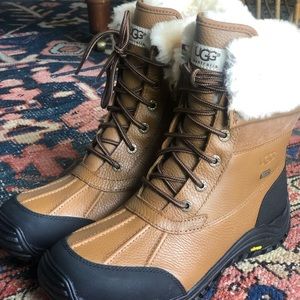 UGG Women’s Adirondack Boot II Size 9.5